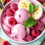 Gesundes Eis mit Himbeeren und Banane