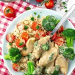 Hähnchen-Pfanne mit Brokkoli, Tomaten und Reis