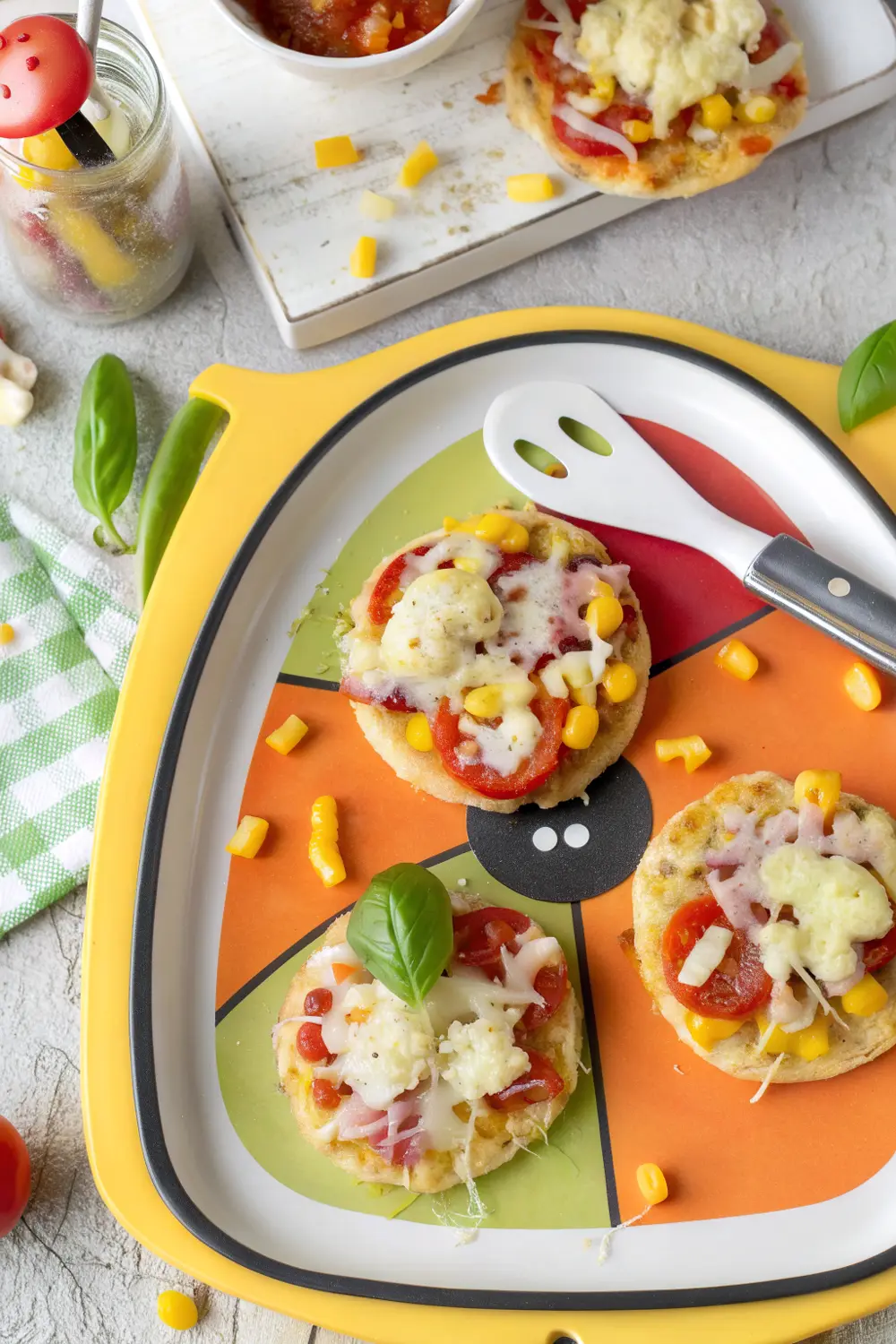 Kinderpizza mit Quark-Öl-Teig