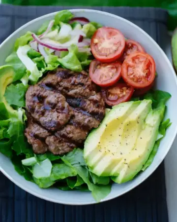 Low Carb Burger Bowl mit Hackfleisch1