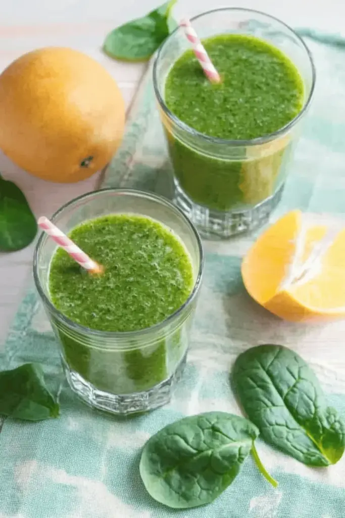 Grüner Smoothie mit Spinat