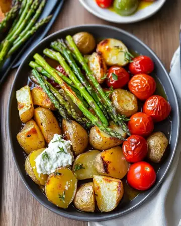 Kartoffel-Spargel-Blech – das perfekte Feierabendrezept!